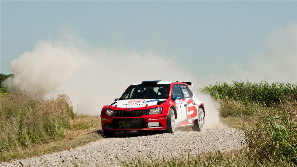 Kristian Poulsen og Ole Frederiksen fører Autoplus Dansk Superrally inden sidste og afgørende afdeling i området nordvest for Christiansfeld
(Foto: ralllypics.dk – Viggo Johansen)